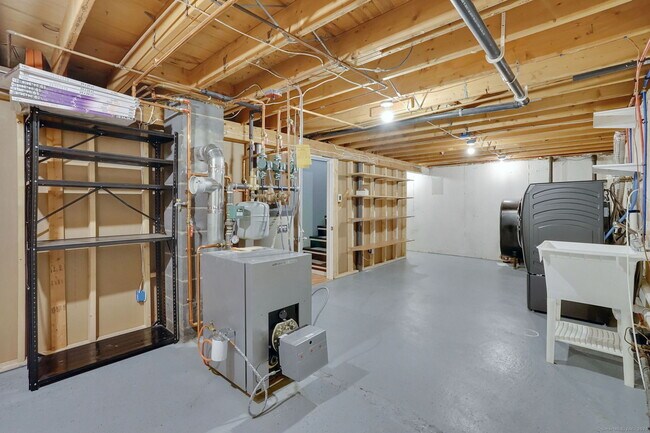 Building Photo - 293 Brainard Rd