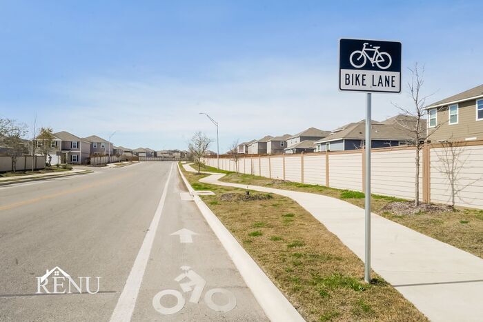 Building Photo - 11022 Yonder Flts