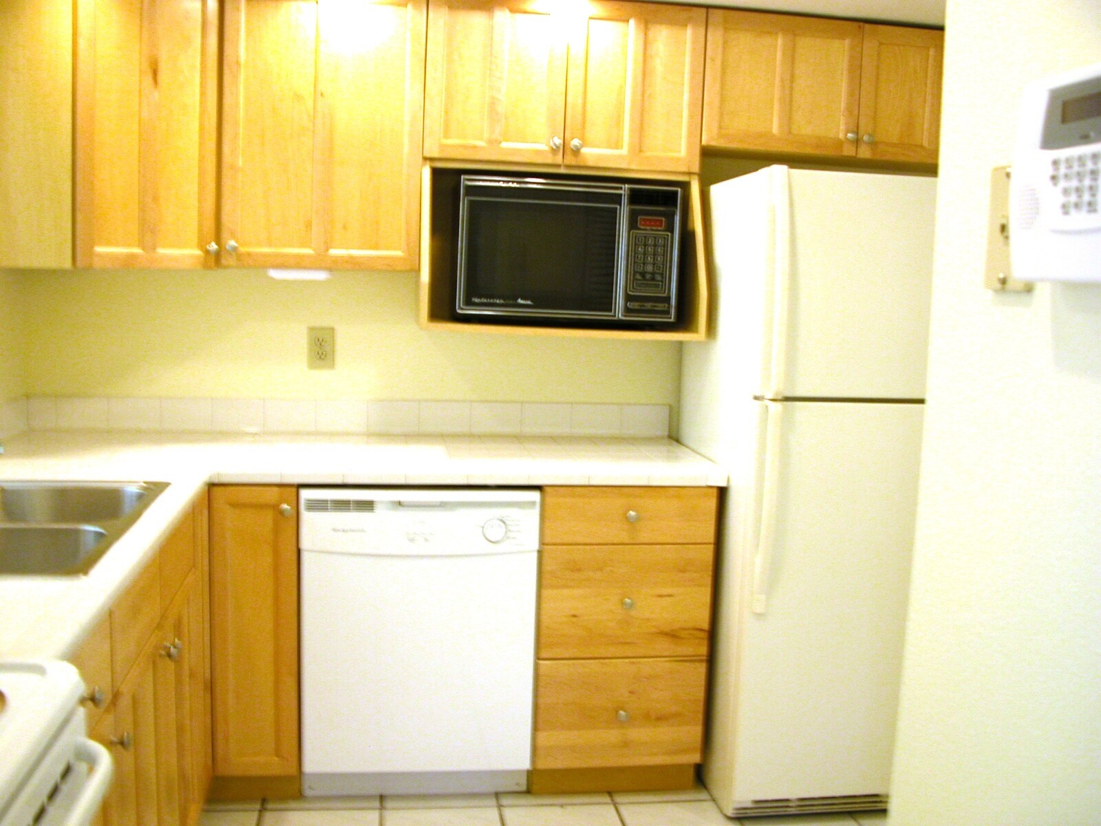 Building Photo - 110 N Tampania Ave