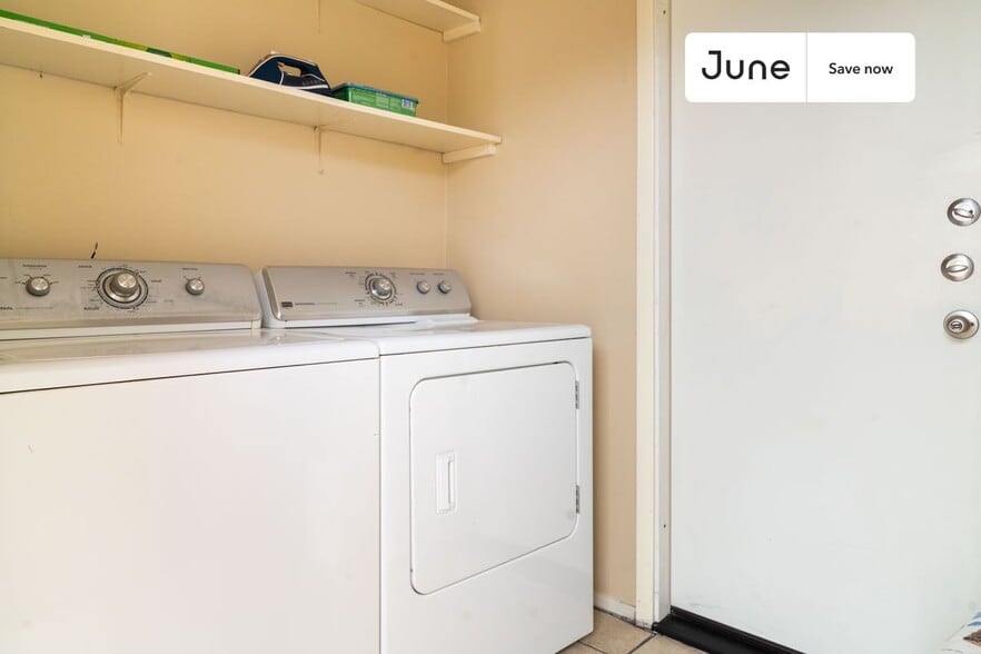 Building Photo - 9104 Quail Creek Dr