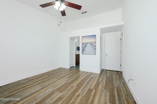 Building Photo - 830 Airport Rd