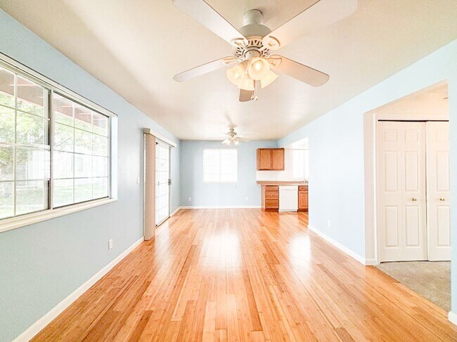 Building Photo - 2 BR/1BA | Newly Renovated Condo | In Orem!