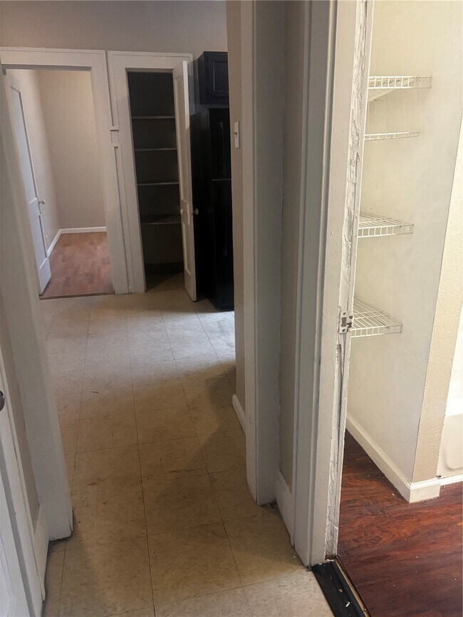 Building Photo - 5043 Alaska Ave