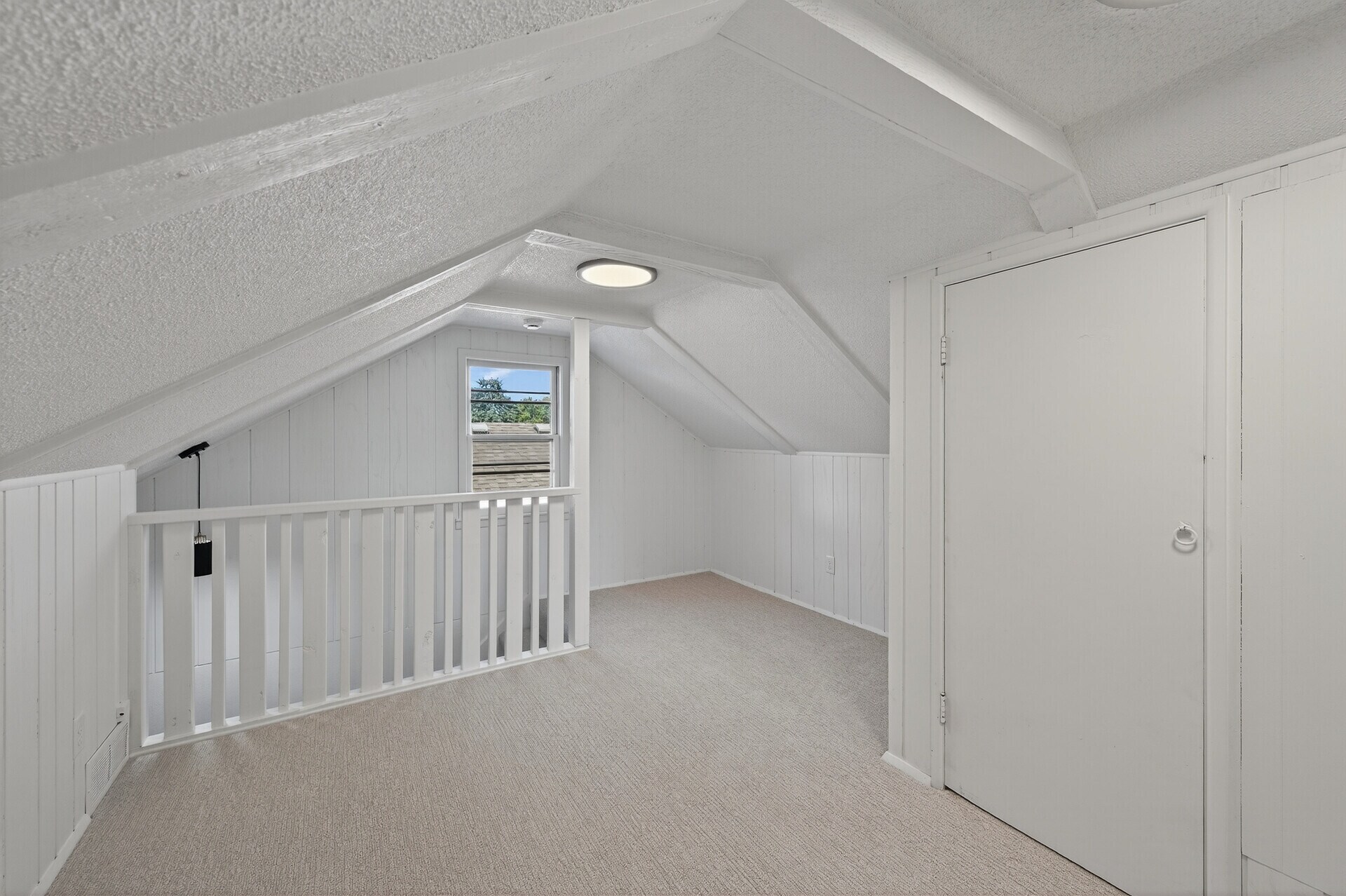 Building Photo - 1205 8th Ave S