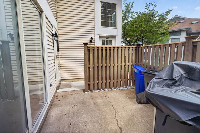 Building Photo - Beautifully Renovated Single-Level Condo in Hatboro-Horsham