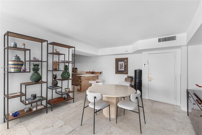 Building Photo - 9 Island Ave