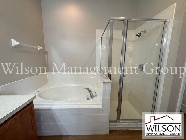 Building Photo - 5004 Adair Oak Dr