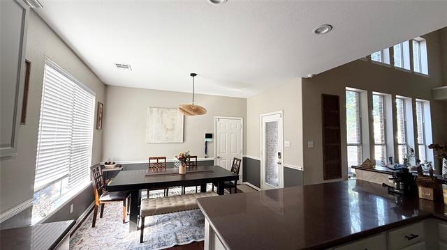 Building Photo - 519 Summertree Dr