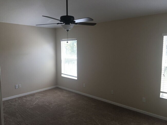 Building Photo - Gorgeous Home in Country Walk Community