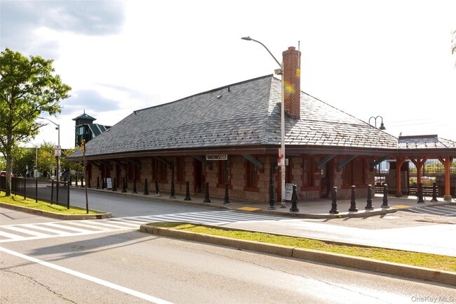 Building Photo - 5 John St