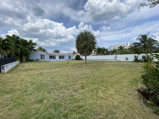 Building Photo - 228 Codrington Dr
