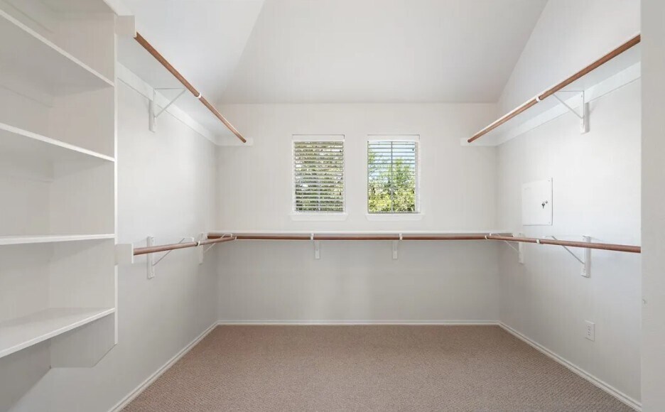 Building Photo - 10812 Casitas Dr