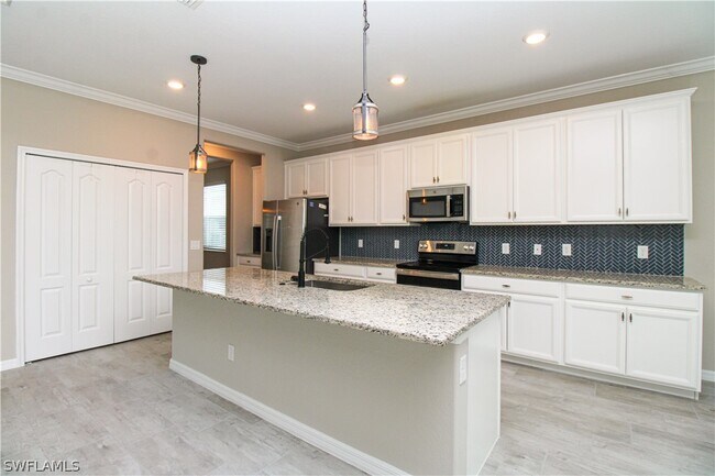 Building Photo - 2380 Fallglo St