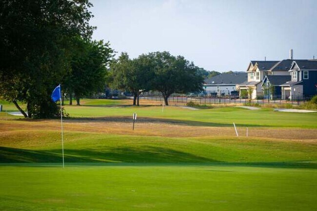 Building Photo - Enchanting 4 Bedroom home located in Plum Creek!