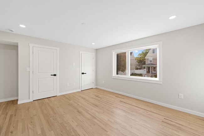 Building Photo - 312 Garfield Ave