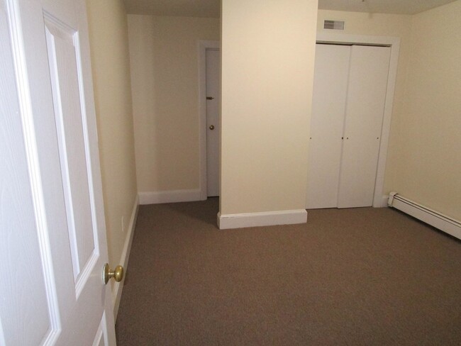 Building Photo - 120 Riverway