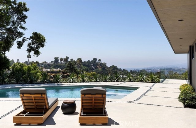 Building Photo - 9015 Alto Cedro Dr