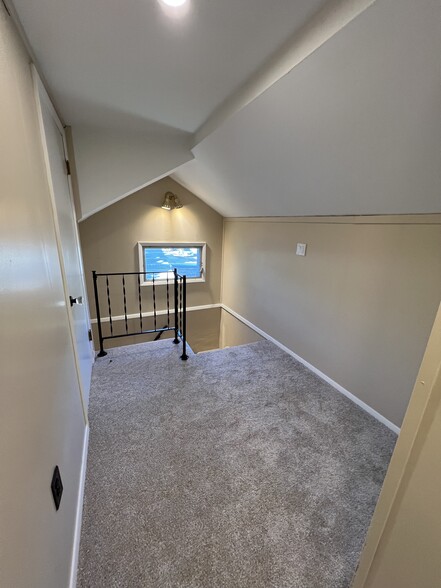 Upstairs Landing/Hallway - 3602 75th St