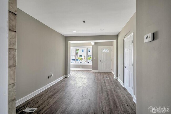 Building Photo - 8 Dolan Ave