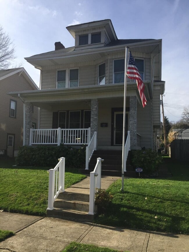 Primary Photo - 2207 Richland Ave