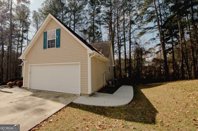 Building Photo - 1574 Stephens Pond View