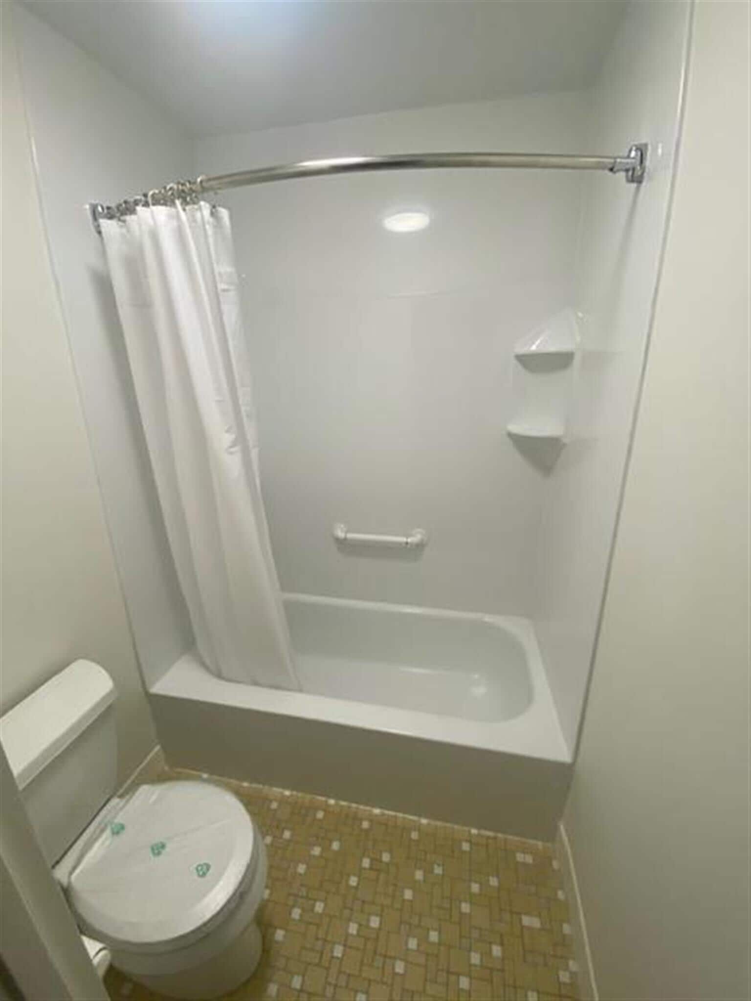 Building Photo - 454 Broadway