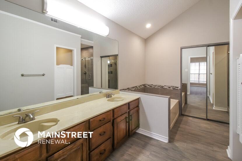 Building Photo - 914 Plantation Dr