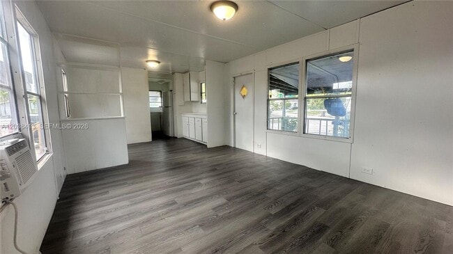 Building Photo - 2961 Plumosa Ln