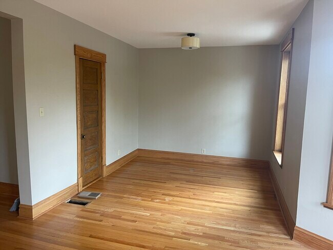 Living Room - 1211 W Newport Ave