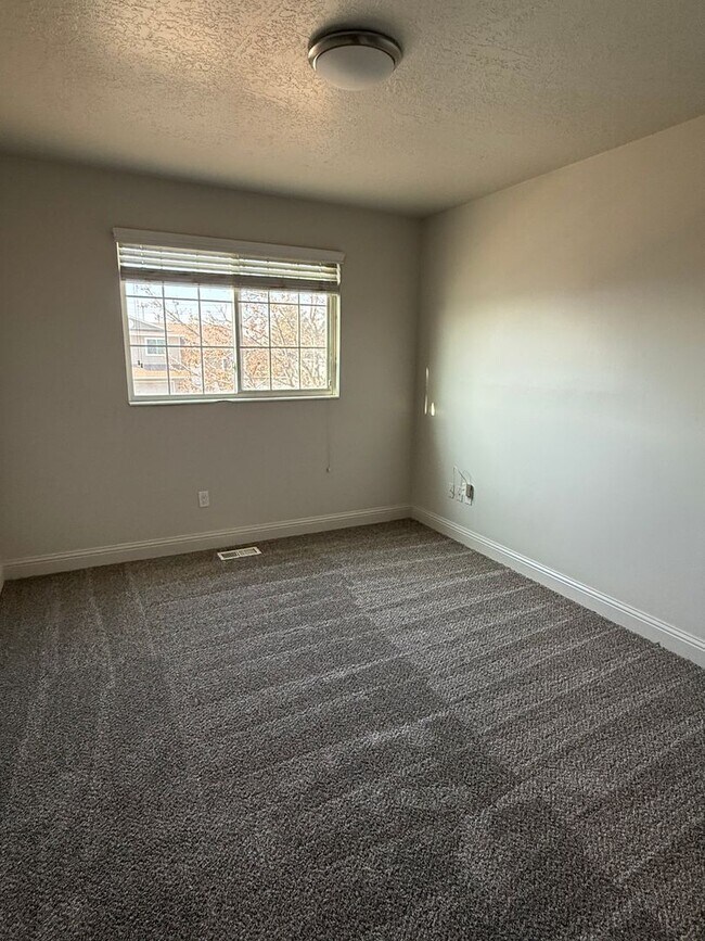 Building Photo - Beautiful home with 2 car garage, large back deck and central air