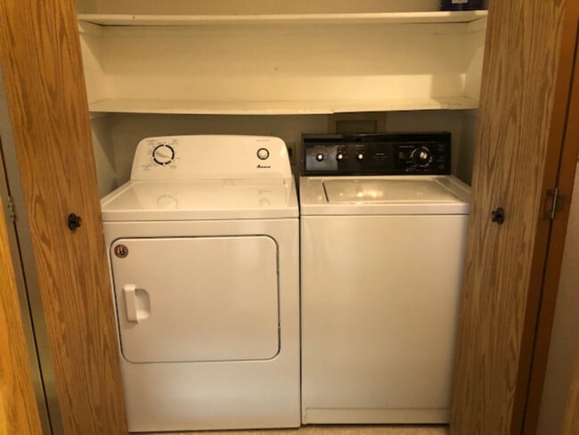 Building Photo - 475 Scenic Dr