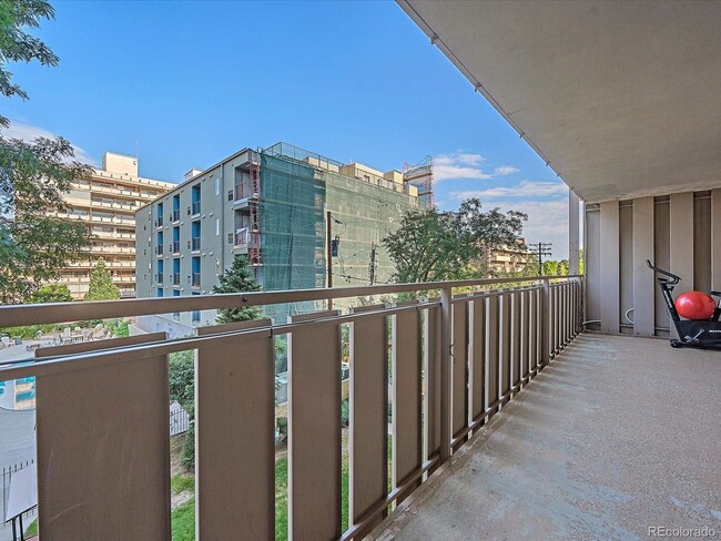 Building Photo - Condo 1Bed 1Bath - Long Realty and Property Management