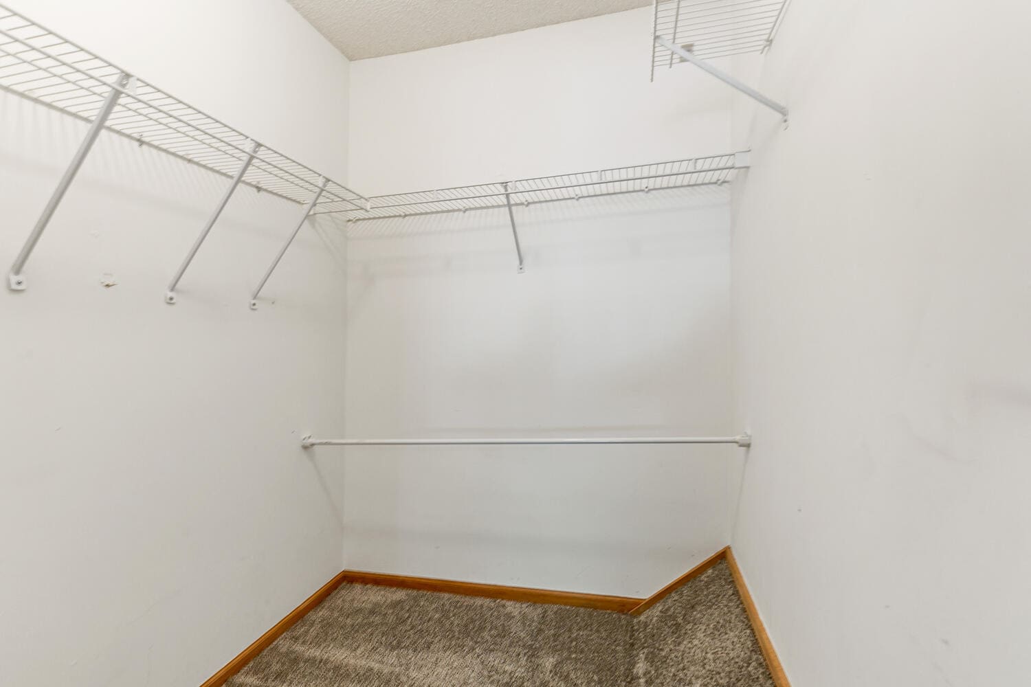 2nd Floor Primary Bedroom Walk-in - 150 S Prairie View Dr