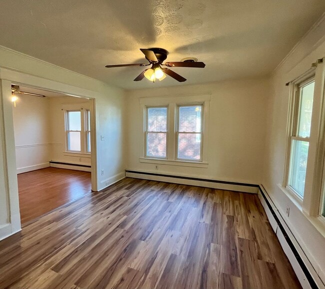 Building Photo - Two bedroom in Alton