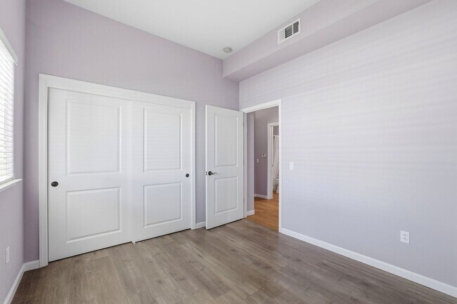 Building Photo - Availabe Now!