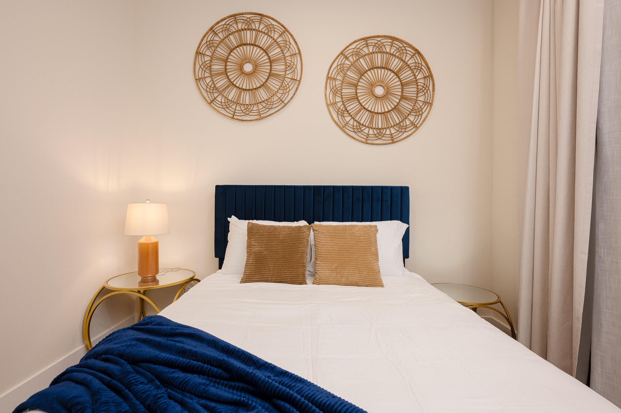 Building Photo - 917 Thompson St