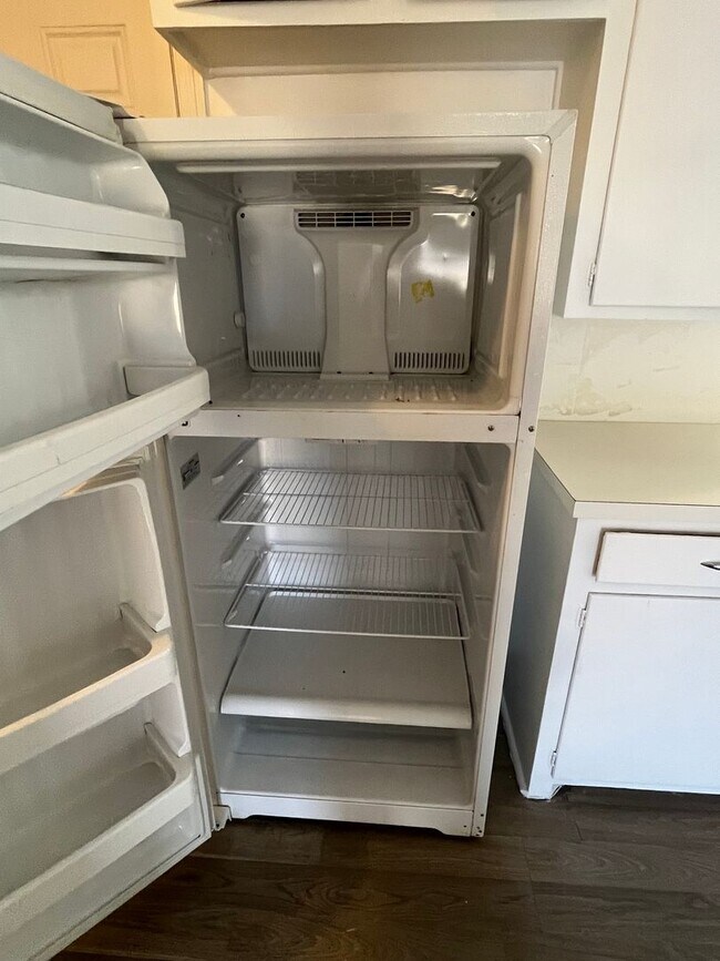 Building Photo - 1610 58th St