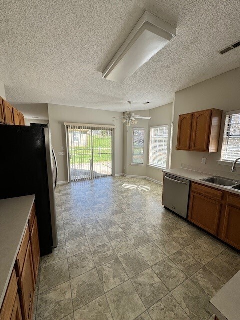 Building Photo - Charming 4-Bedroom Home