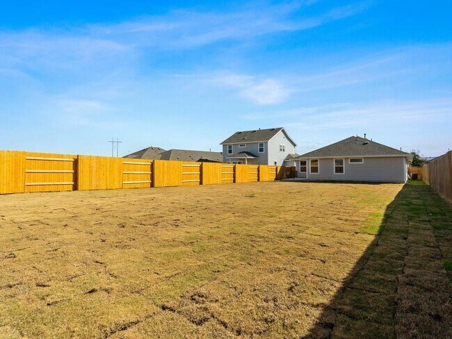 Building Photo - 308 Rimrock Ct