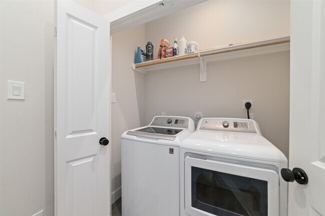 Building Photo - 3705 Creekmont Grn Ln