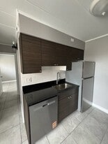 Building Photo - 9660 Ivanhoe Ave