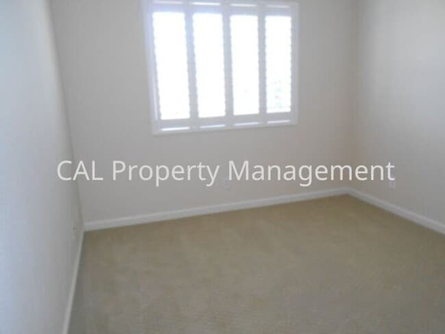 Building Photo - 3 Bedroom with loft near Alvarez High School