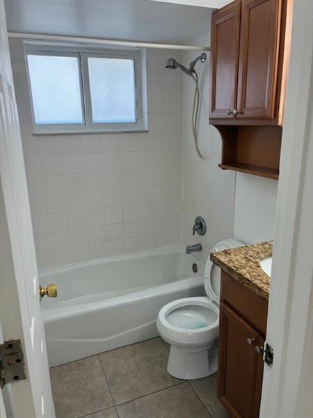 Building Photo - 2417-2419 Garfield St