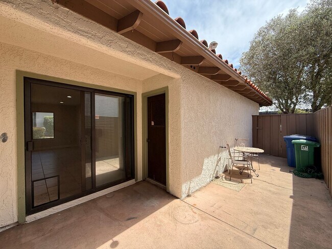 Building Photo - Beautiful Single Story Foxenwood Townhome in Orcutt with Easy Access to VSFB