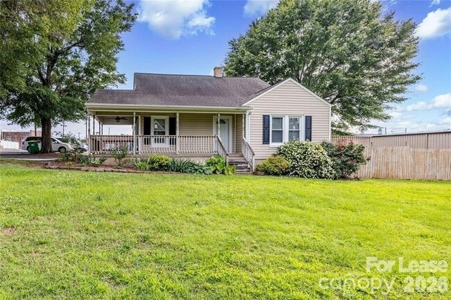 Building Photo - 123 E 2nd St