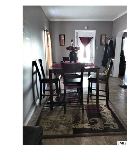 Building Photo - 321 N West Ave