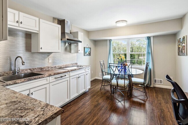 Building Photo - 98 Beachway Ave