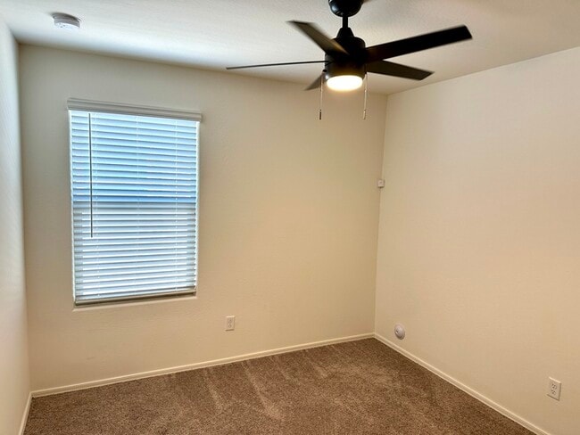 Building Photo - Fantastic 1 year NEW KB Home in Tierra La ...