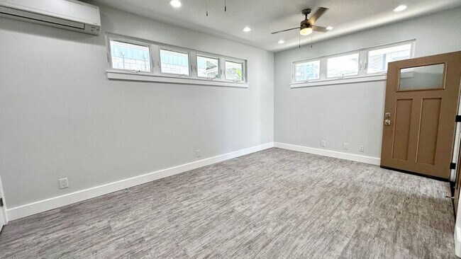 Building Photo - 3152 Kaimuki Ave