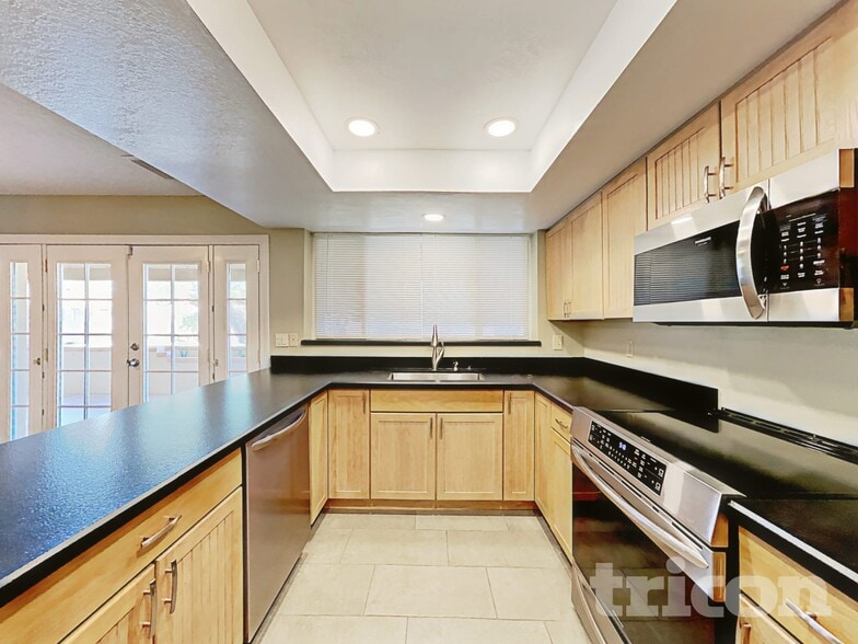 Building Photo - 4140 W Pershing Ave